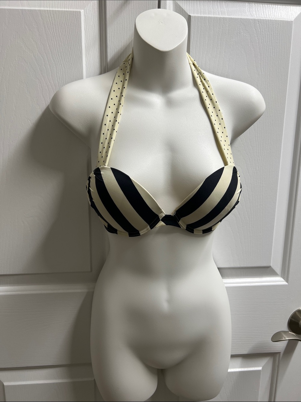 Victoria's Secret Black Cream Halter Push Up Bikini Top small S 34 B NWOT 536